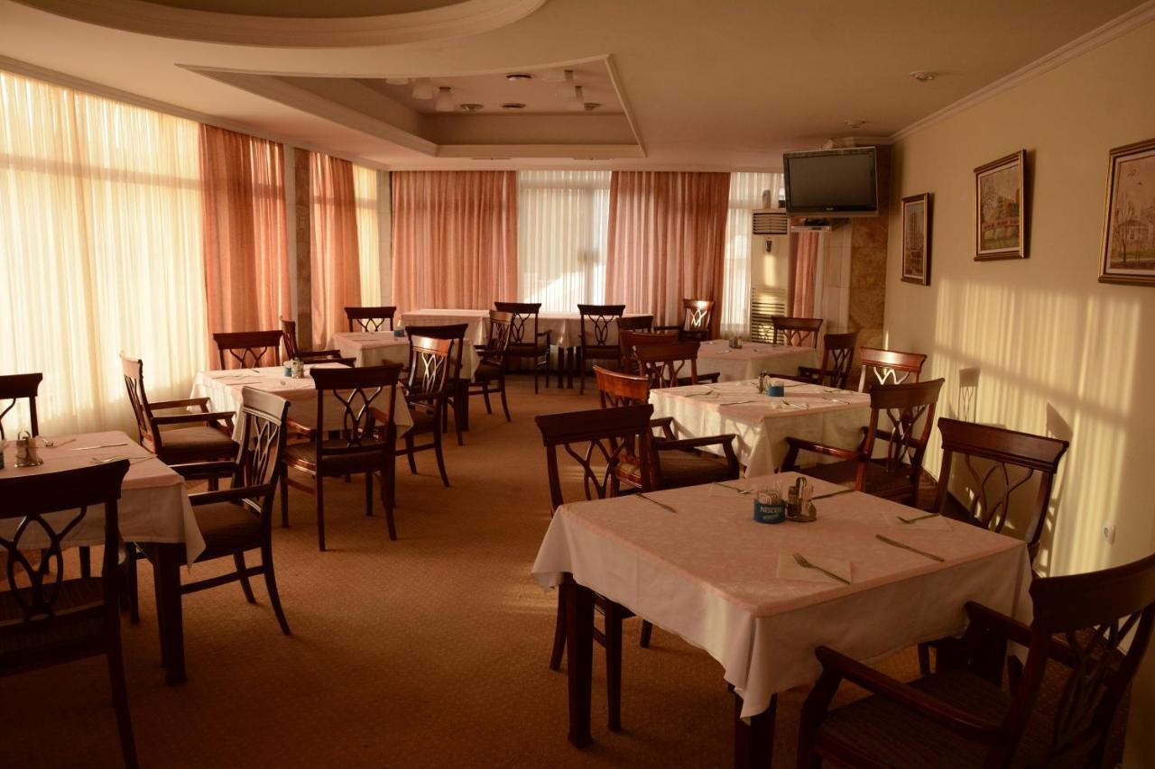 Oaza Hotel Stip Bagian luar foto