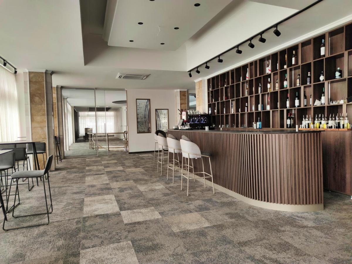 Oaza Hotel Stip Bagian luar foto